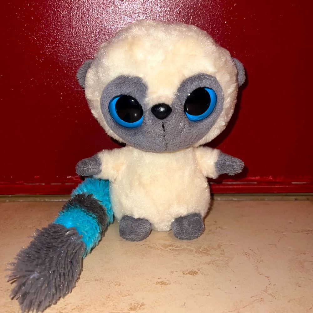 YooHoo & Friends LEMMEE (2012) Ivory Lemur Long Tail Plush Stuffed Animal Toy